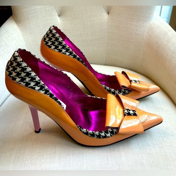 Emanuel Ungaro Fuchsia Vintage heels Size M7. - Picture 1 of 7
